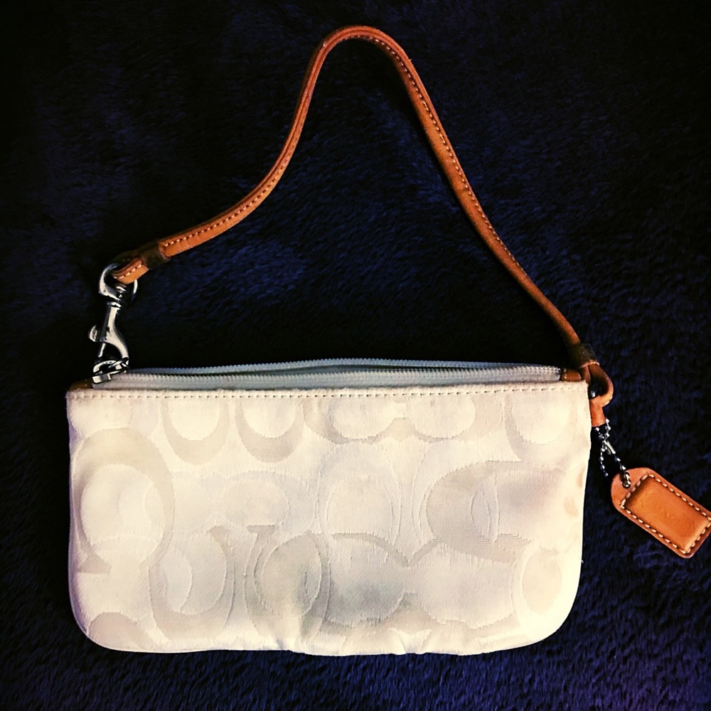 COACH authentic logo cream wristlet 💋